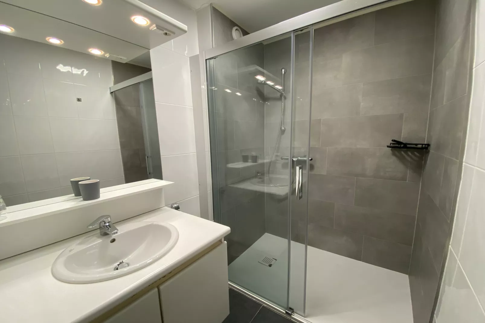 APOLLO I 0506PK-Badkamer