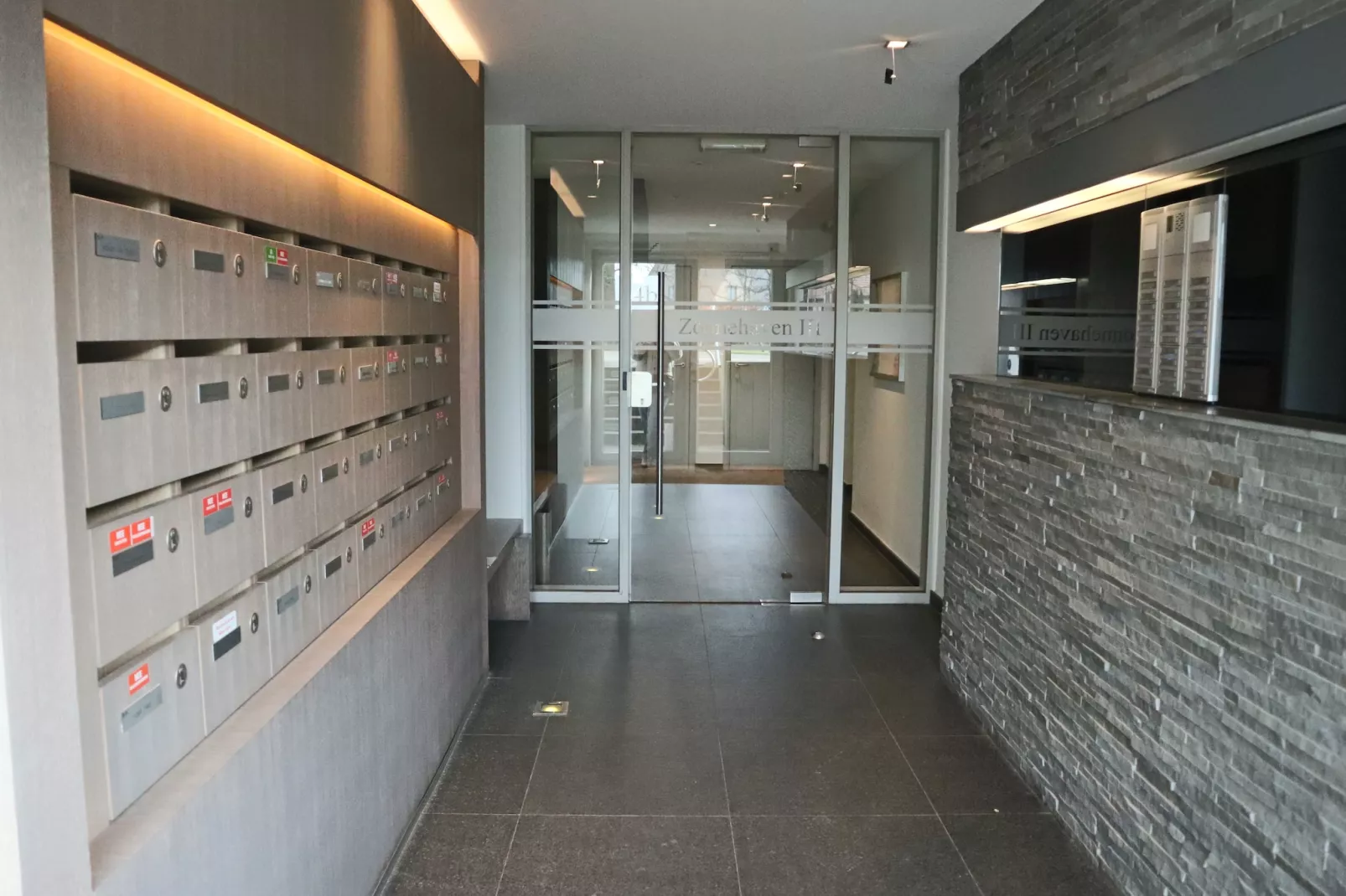 ZONNEHAVEN III 64B/0204G-LIFT I-Faciliteiten