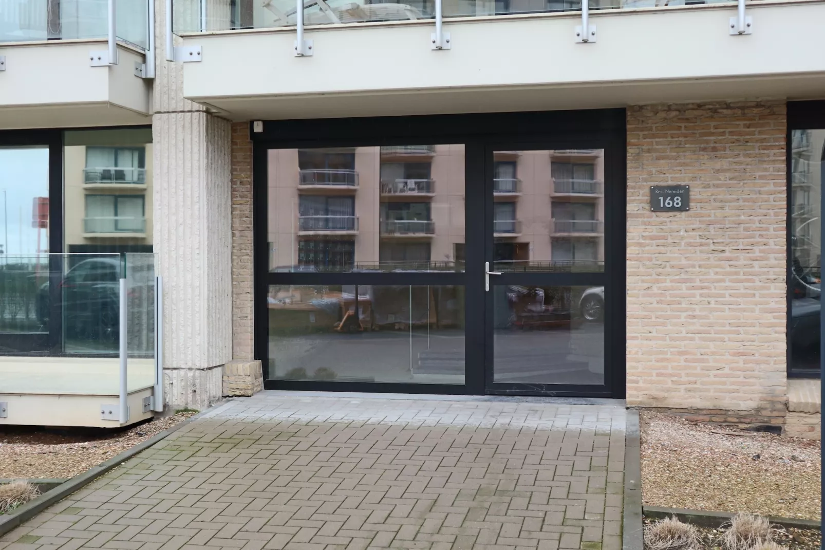 NEREIDEN E 168/0502GAR-Hal-ontvangst