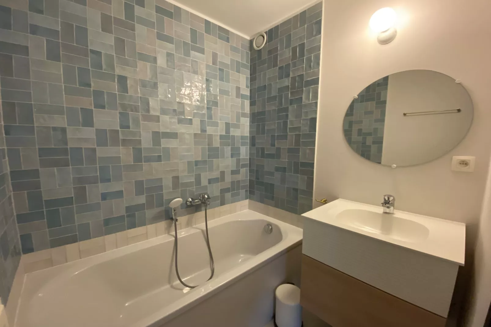 NEREIDEN E 168/0502GAR-Badkamer