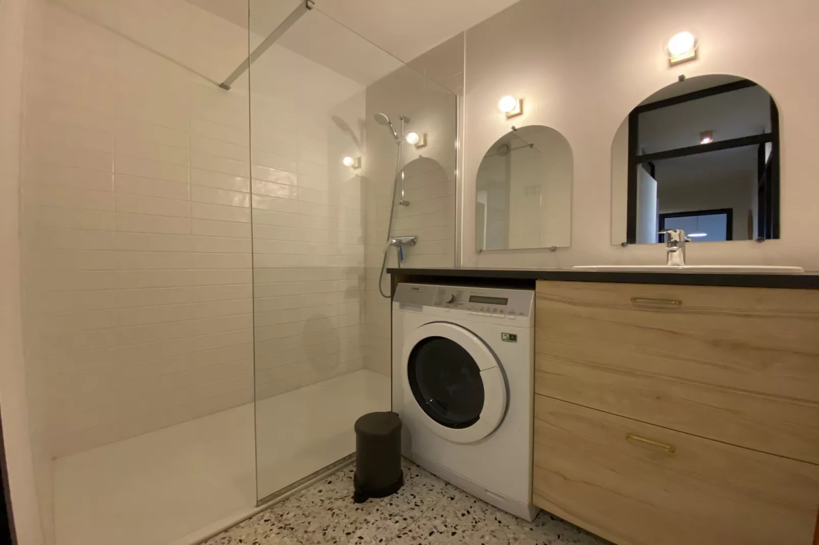 NEREIDEN E 168/0502GAR-Badkamer