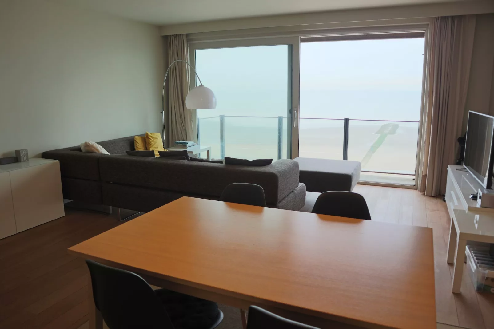 CASINO AB A1003GAR-Woonkamer