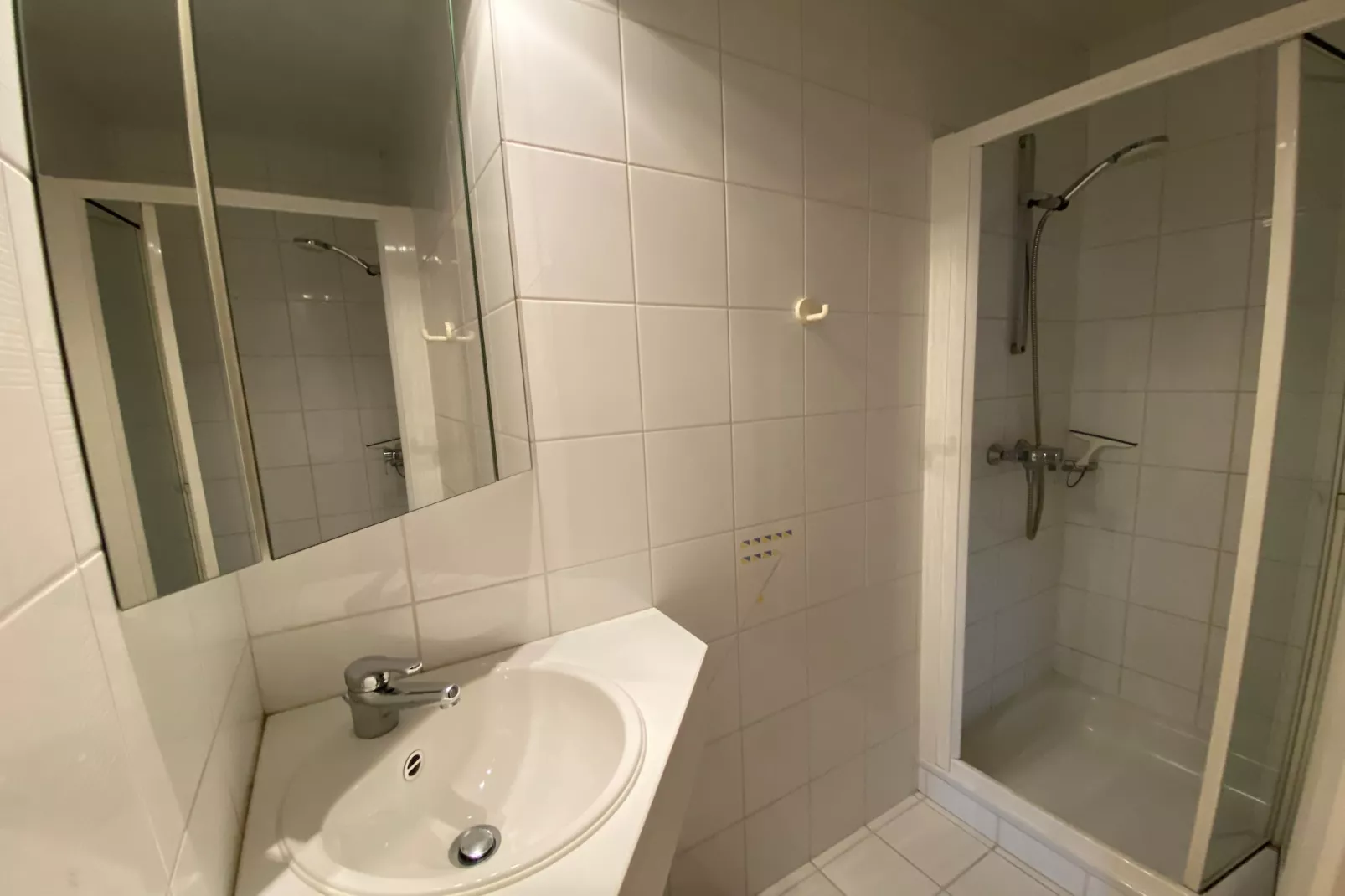 CASINO AB A1003GAR-Badkamer
