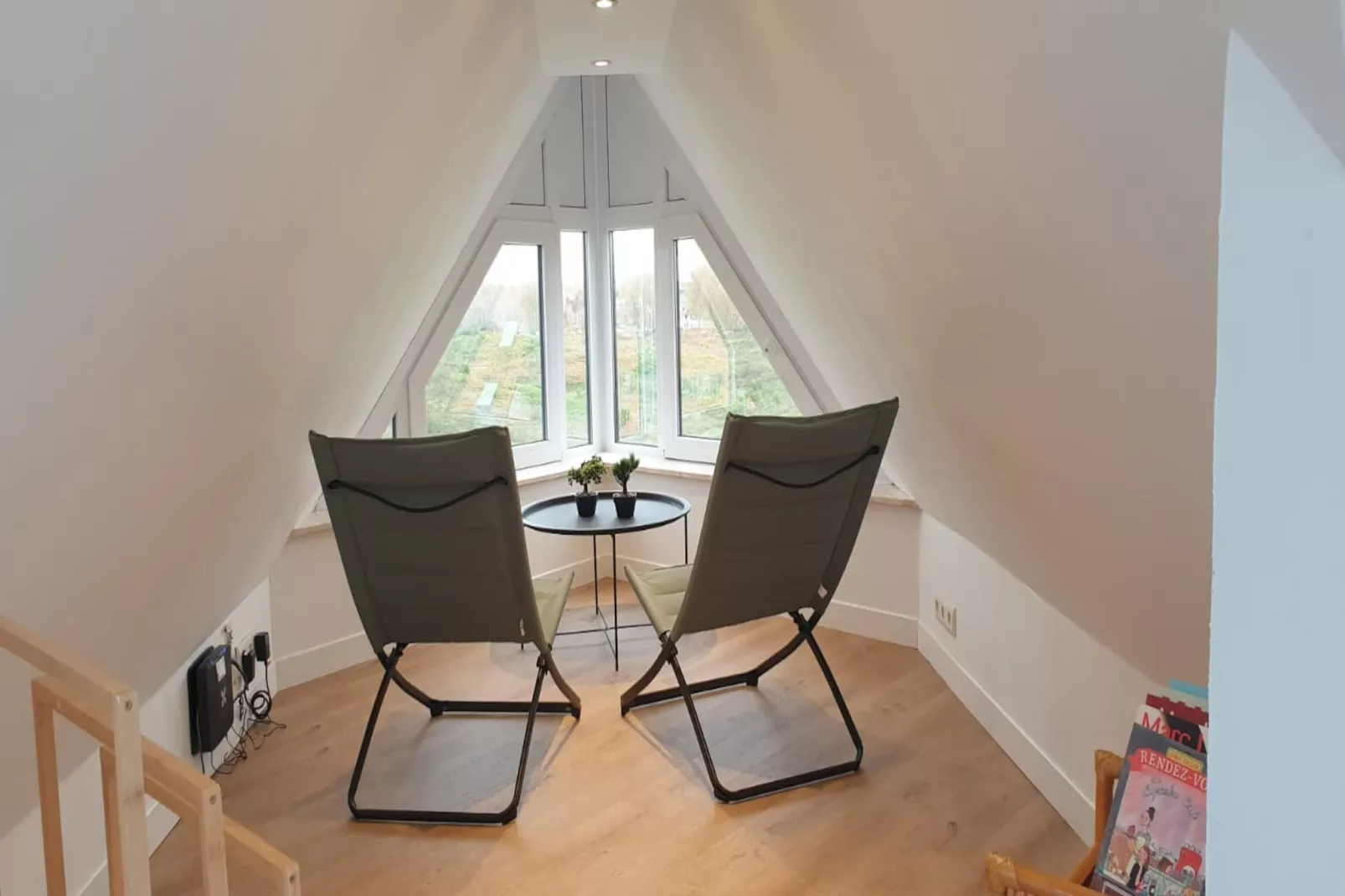 APOLLO V 602-Woonkamer