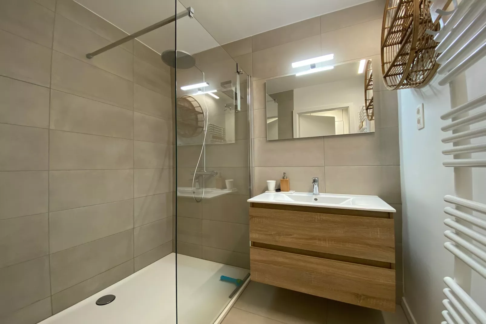 ZONNESTRAAL B 101-Badkamer