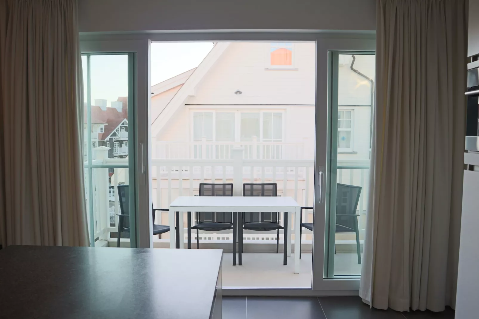 DOCKSIDE 0402GAR-Terrasbalkon