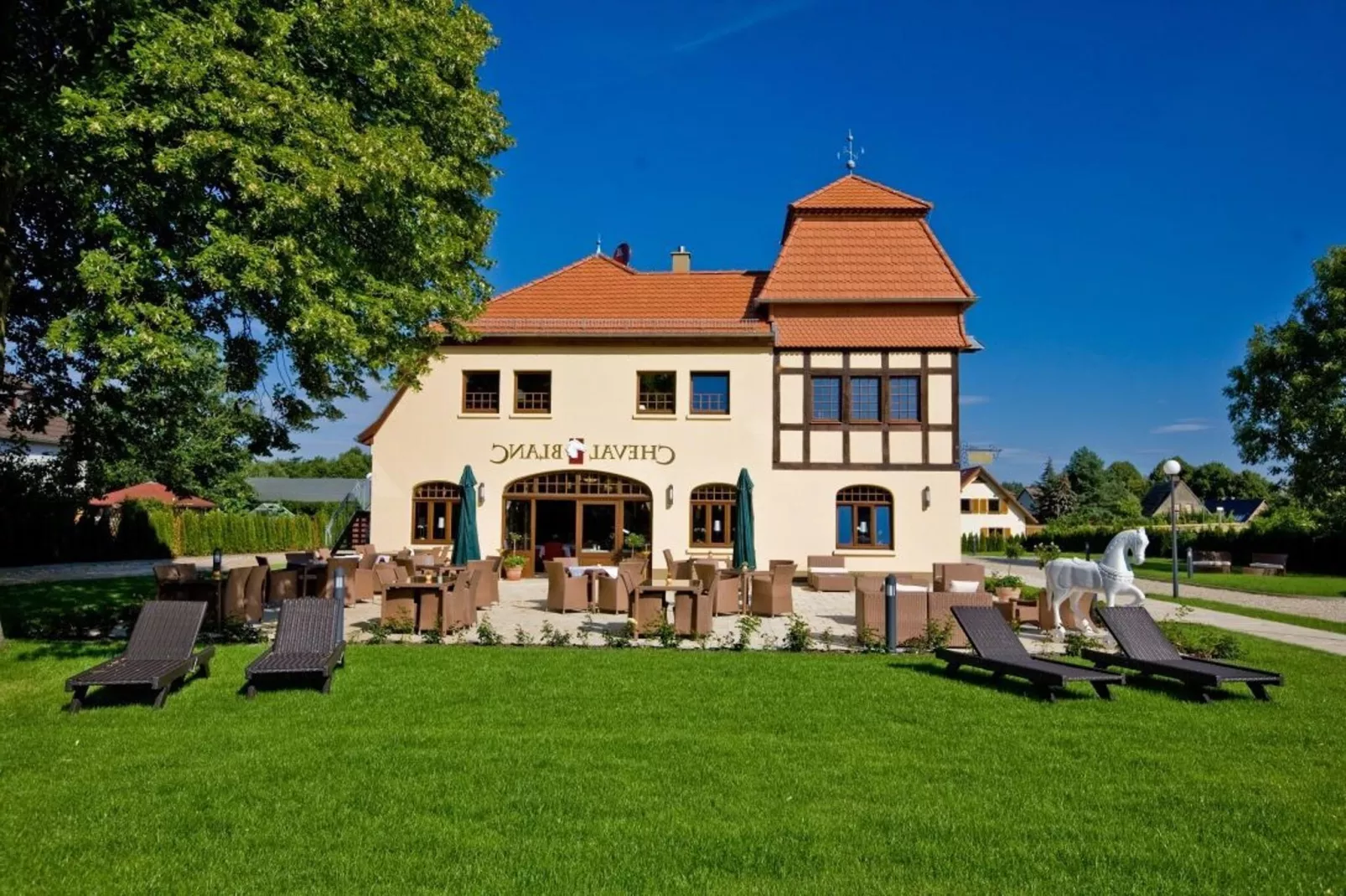 Haus Oliver 200 qm / 1-8 Personen-Gebieden zomer 20km