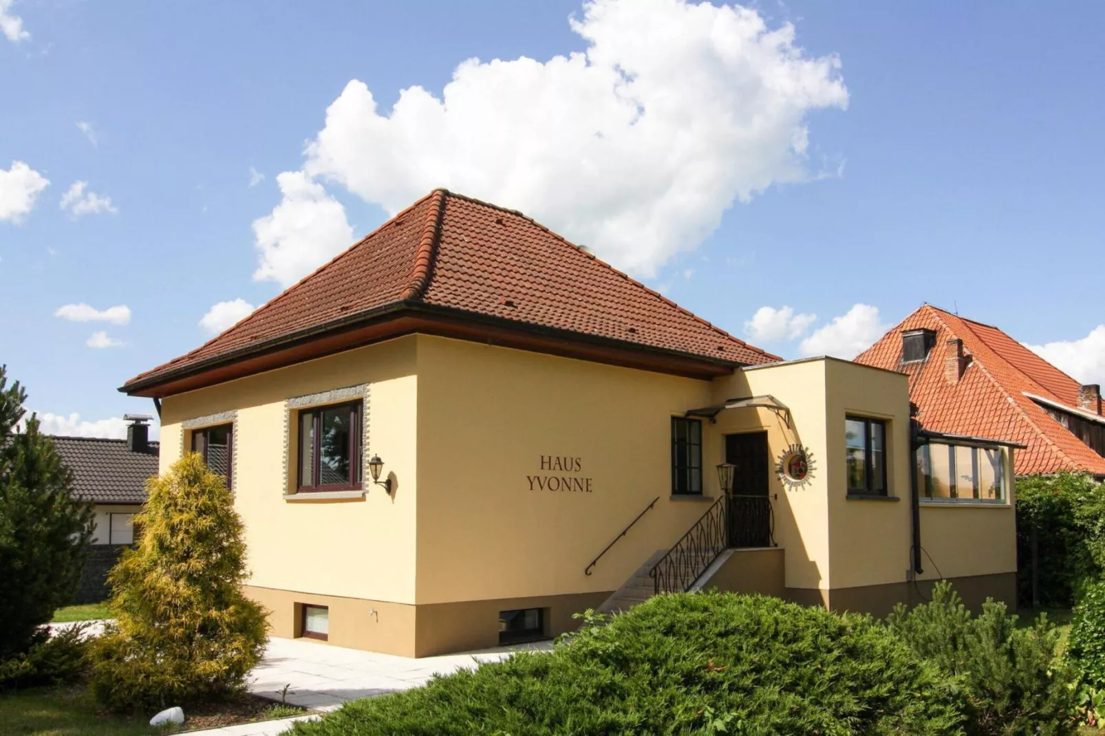 Ferienhaus Yvonne 100 qm-Buitenkant zomer