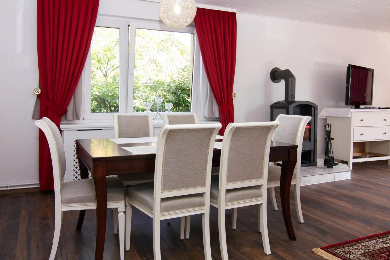 Ferienhaus Yvonne 100 qm-Eetkamer