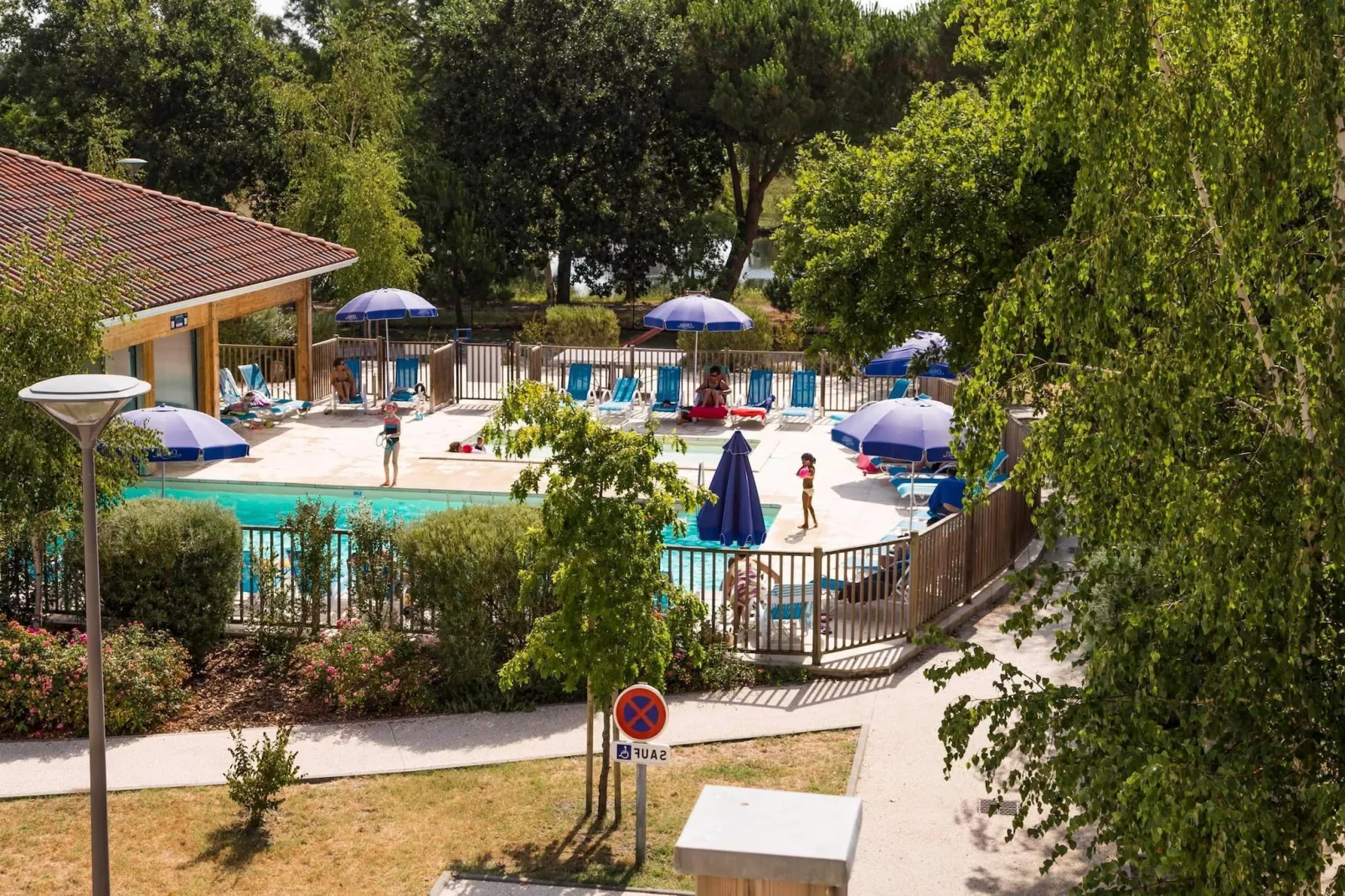 Résidence Le Petit Pont 4-Uitzicht zomer