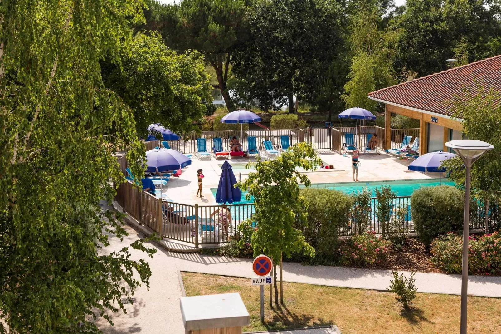 Résidence Le Petit Pont 4-Uitzicht zomer