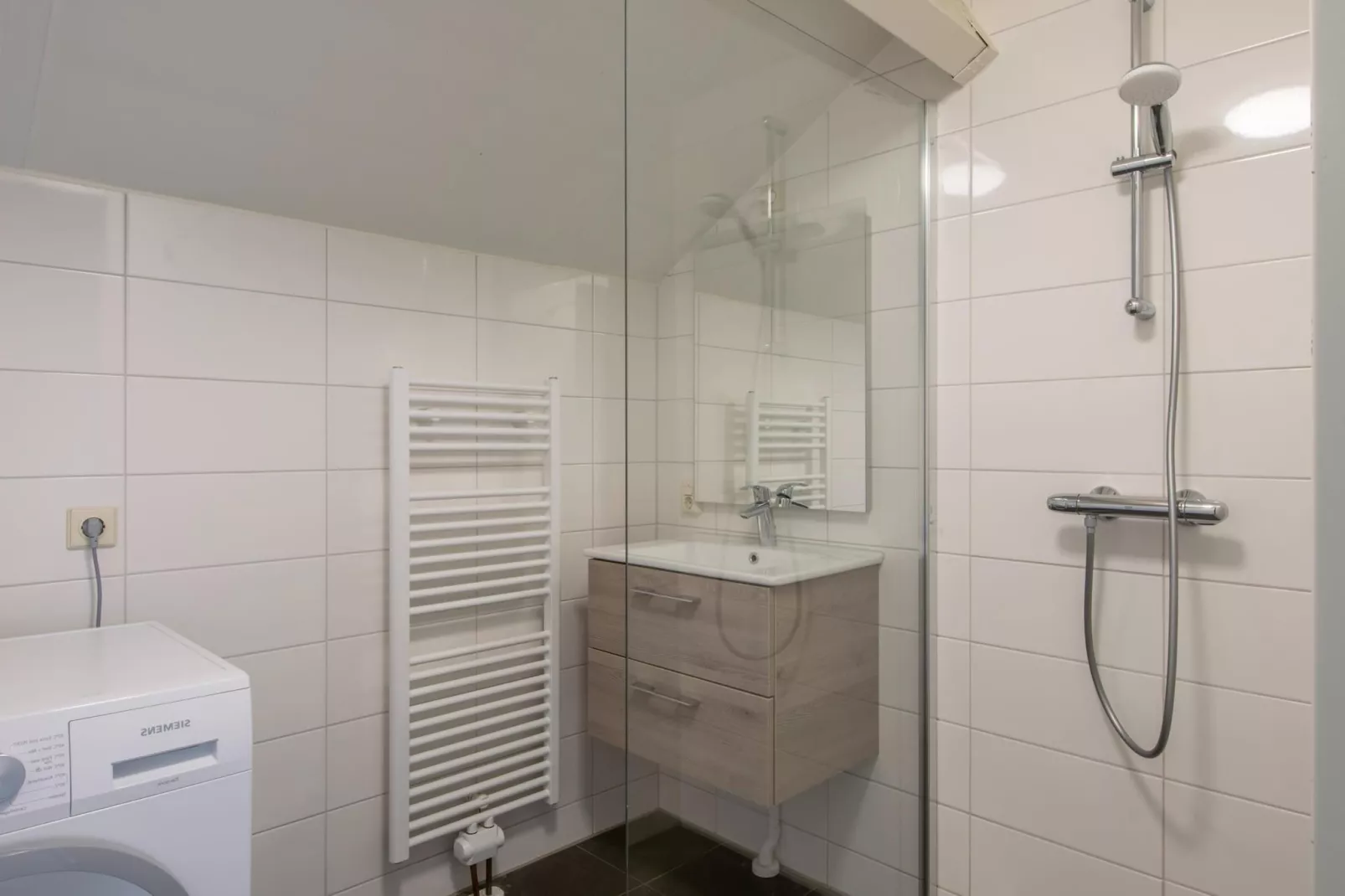 Vakantiepark Soeten Haert 13-Badkamer