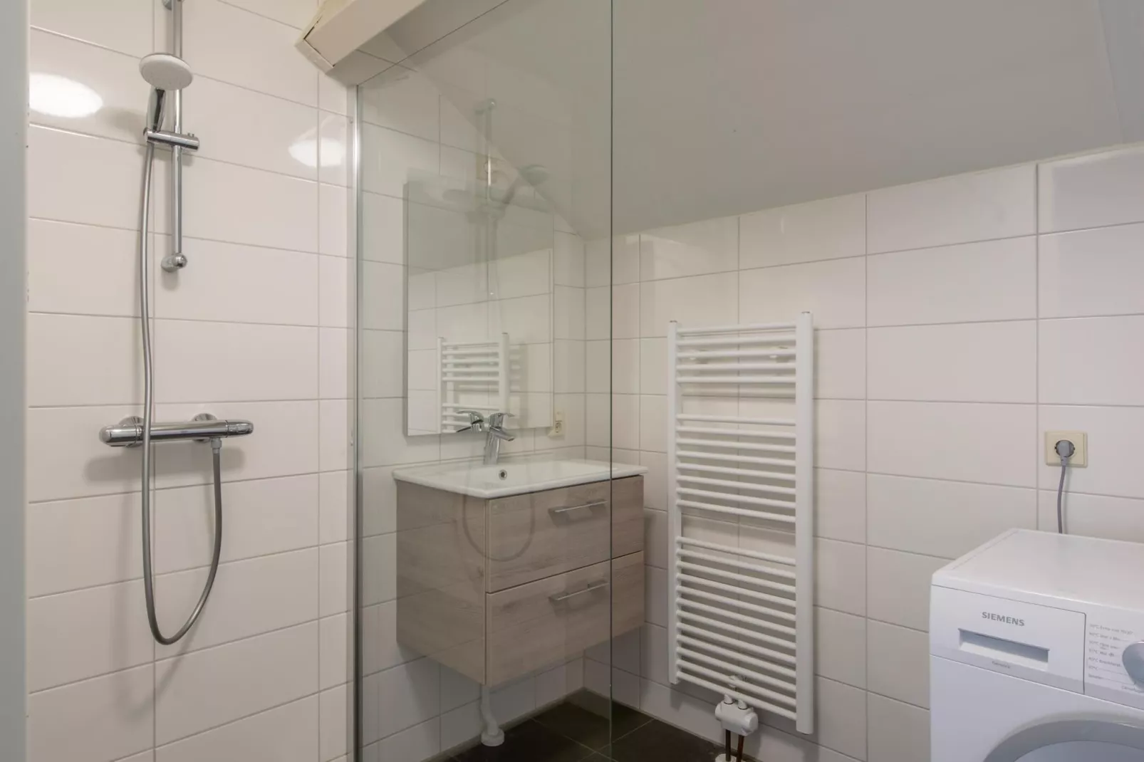Vakantiepark Soeten Haert 13-Badkamer