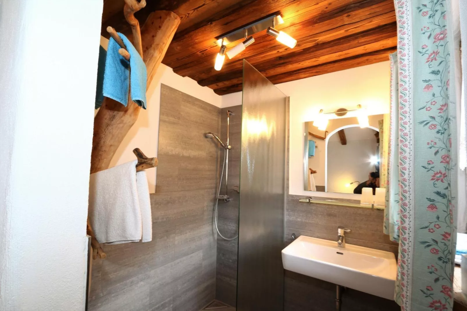 Lieslhütte-Badkamer