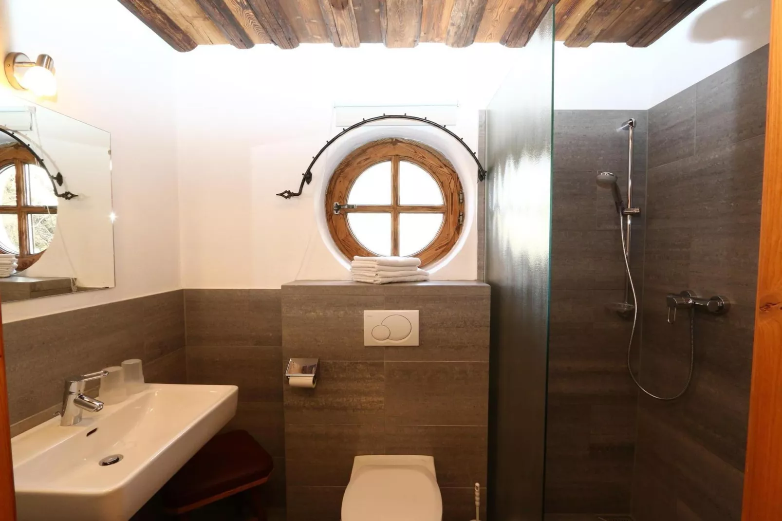 Lieslhütte-Badkamer