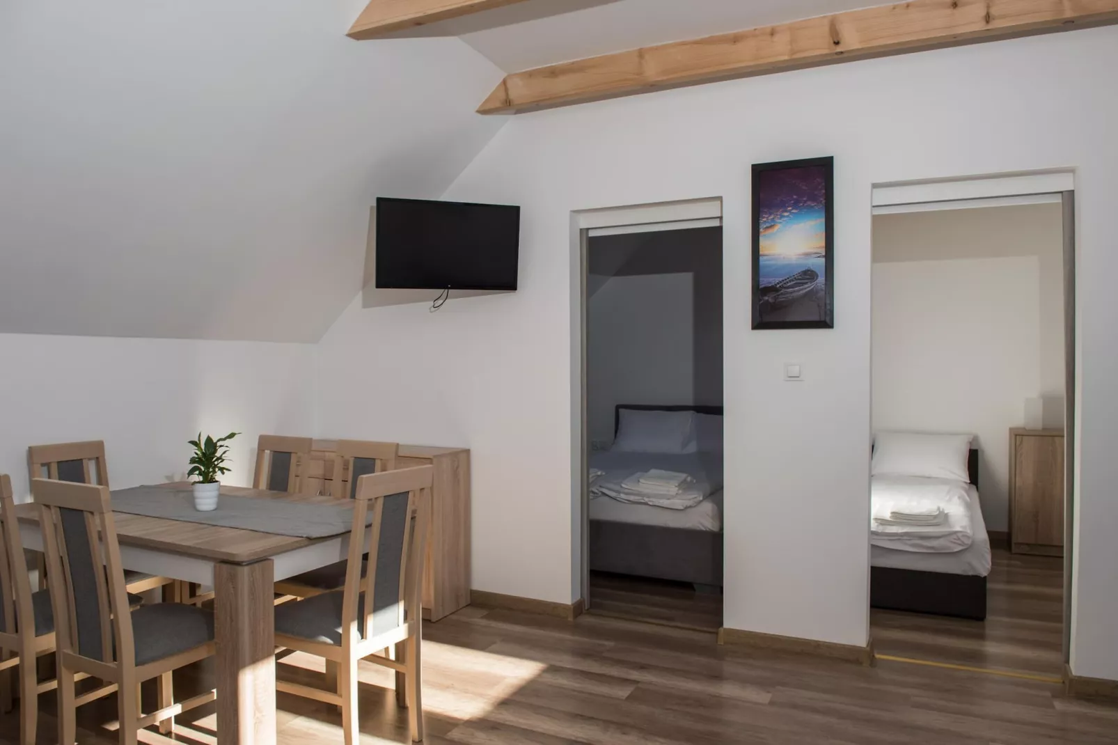 Apartament 6-osobowy piętro Jarosławiec-Eetkamer