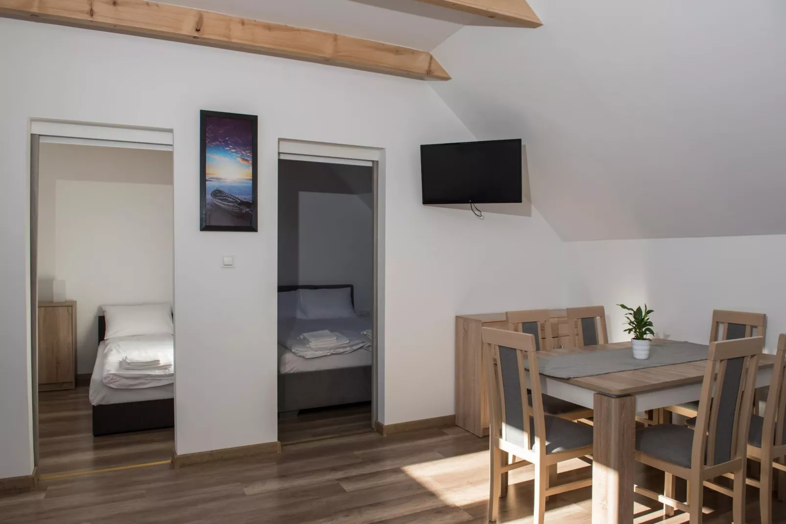 Apartament 6-osobowy piętro Jarosławiec-Eetkamer