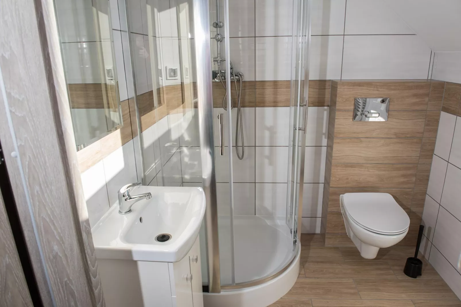 Apartament 6-osobowy piętro Jarosławiec-Badkamer