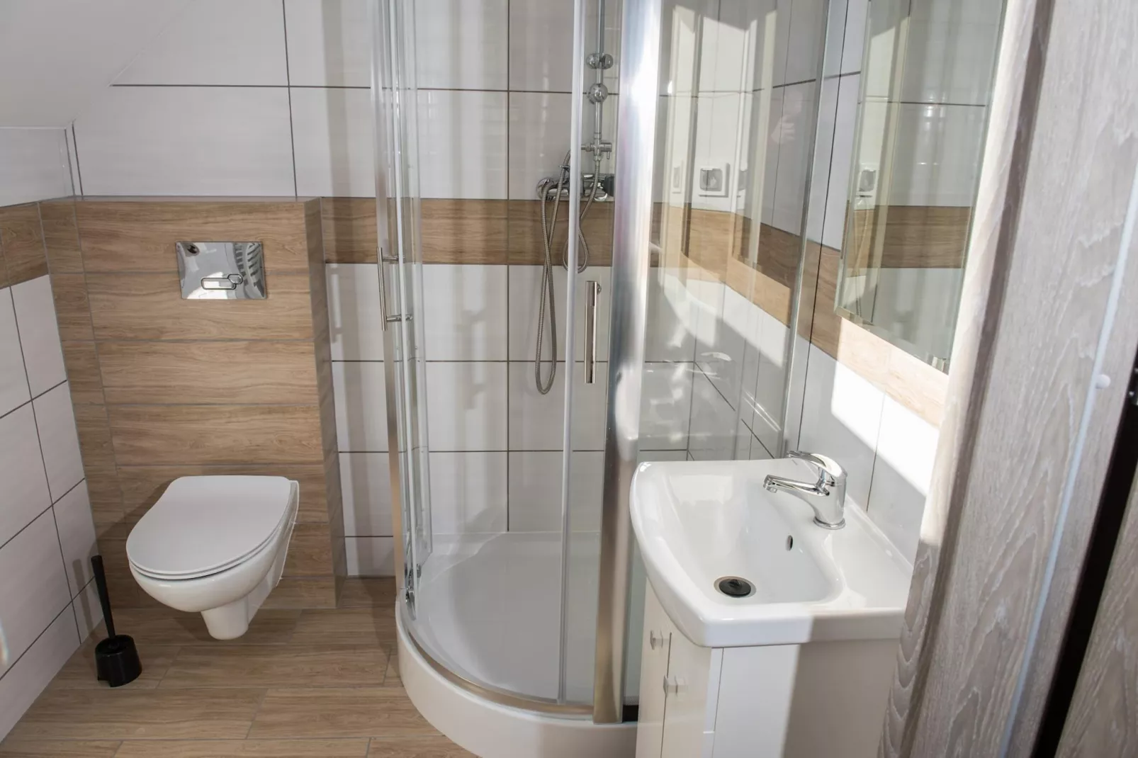 Apartament 6-osobowy piętro Jarosławiec-Badkamer