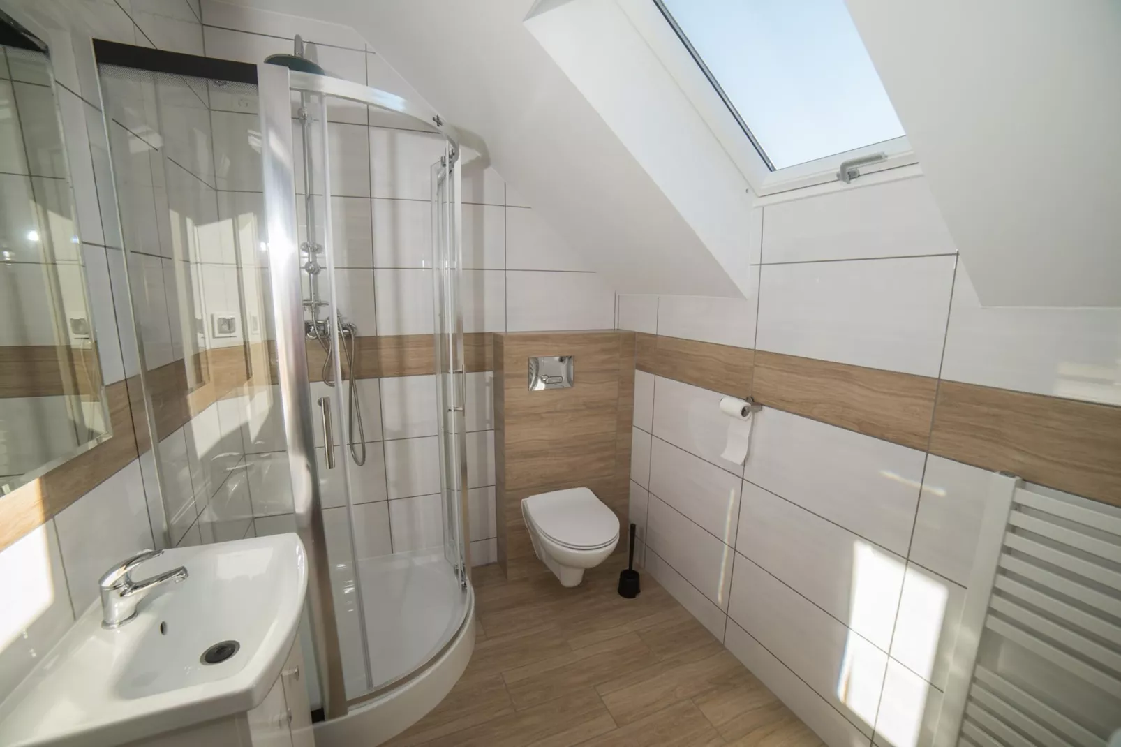 Apartament 6-osobowy piętro Jarosławiec-Badkamer