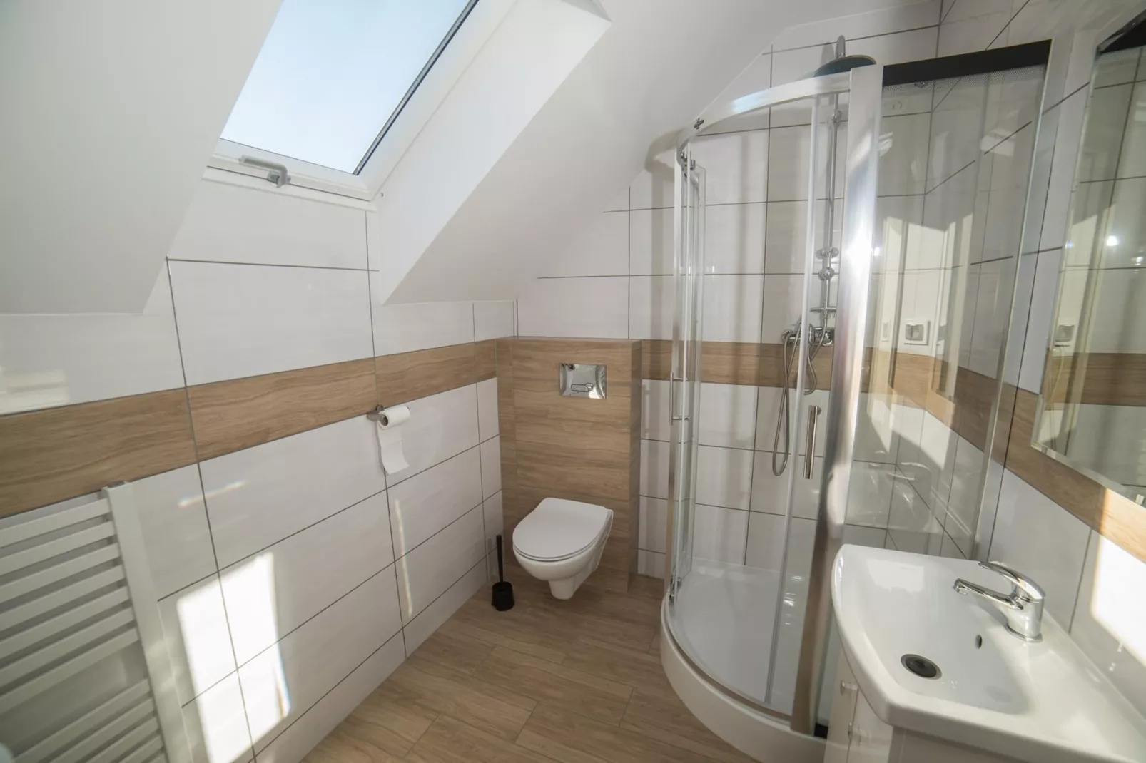 Apartament 6-osobowy piętro Jarosławiec-Badkamer