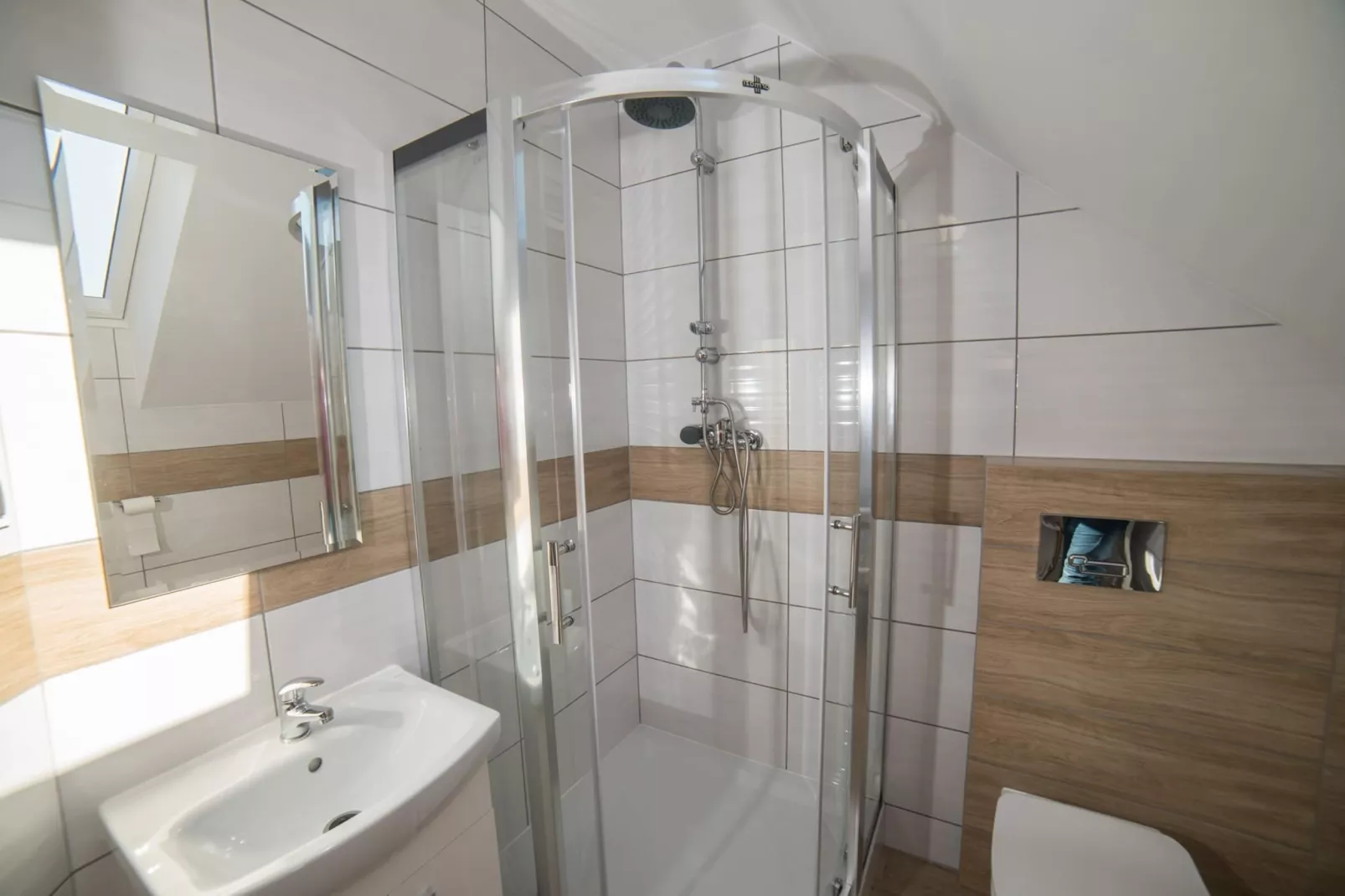 Apartament 6-osobowy piętro Jarosławiec-Badkamer