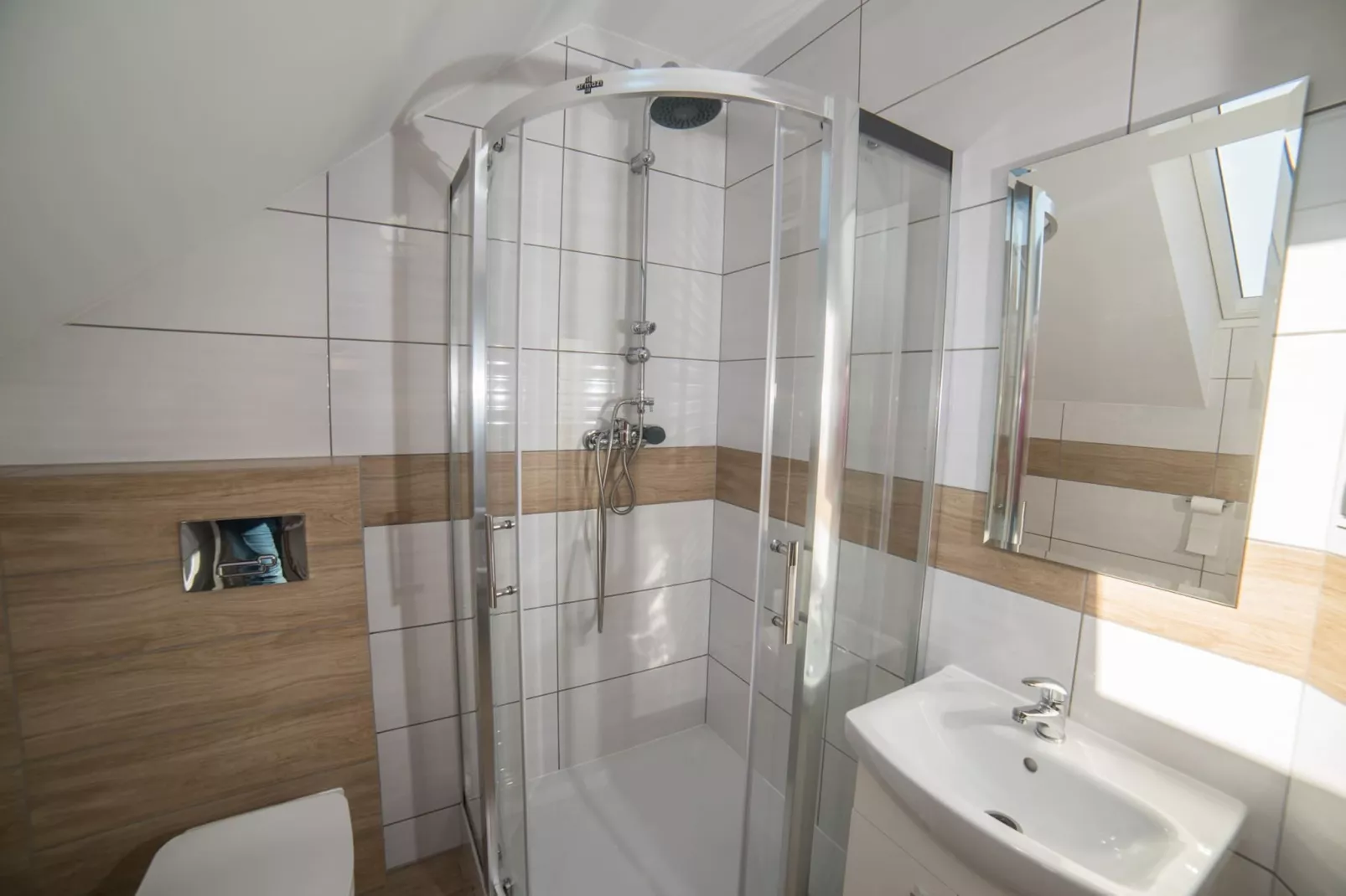 Apartament 6-osobowy piętro Jarosławiec-Badkamer