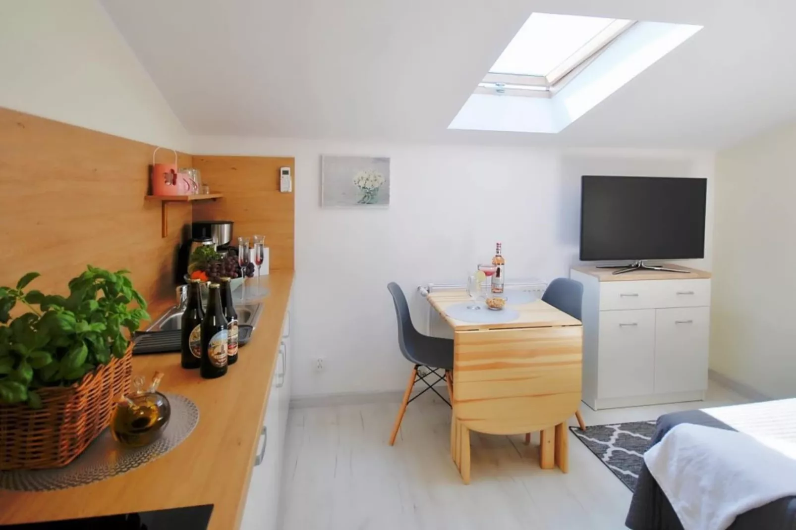 Studio 2-osobowe nr 3 16 m2 na poddaszu Ustronie Morskie-Woonkamer