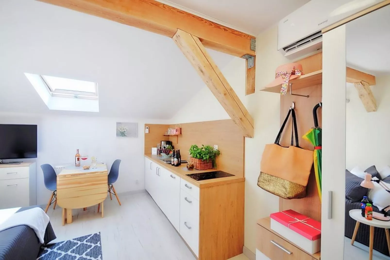 Studio 2-osobowe nr 3 16 m2 na poddaszu Ustronie Morskie-Woonkamer