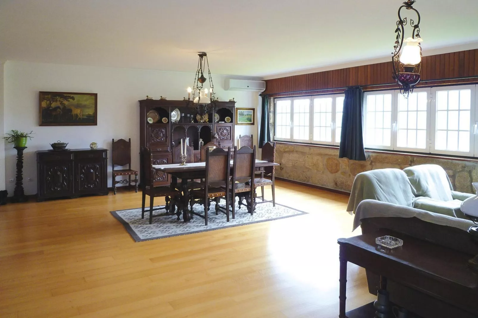 Holiday home Luzim-Eetkamer