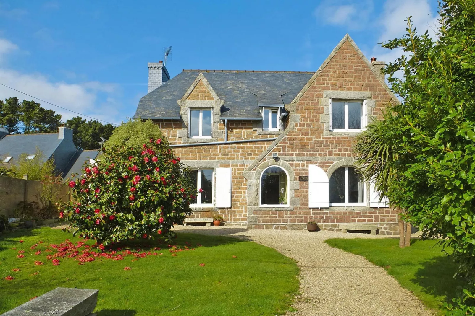 Holiday home Pleumeur-Bodou-Buitenkant zomer