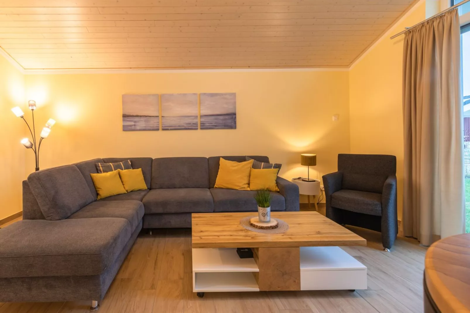 FH Seeschwalbe 331-Woonkamer