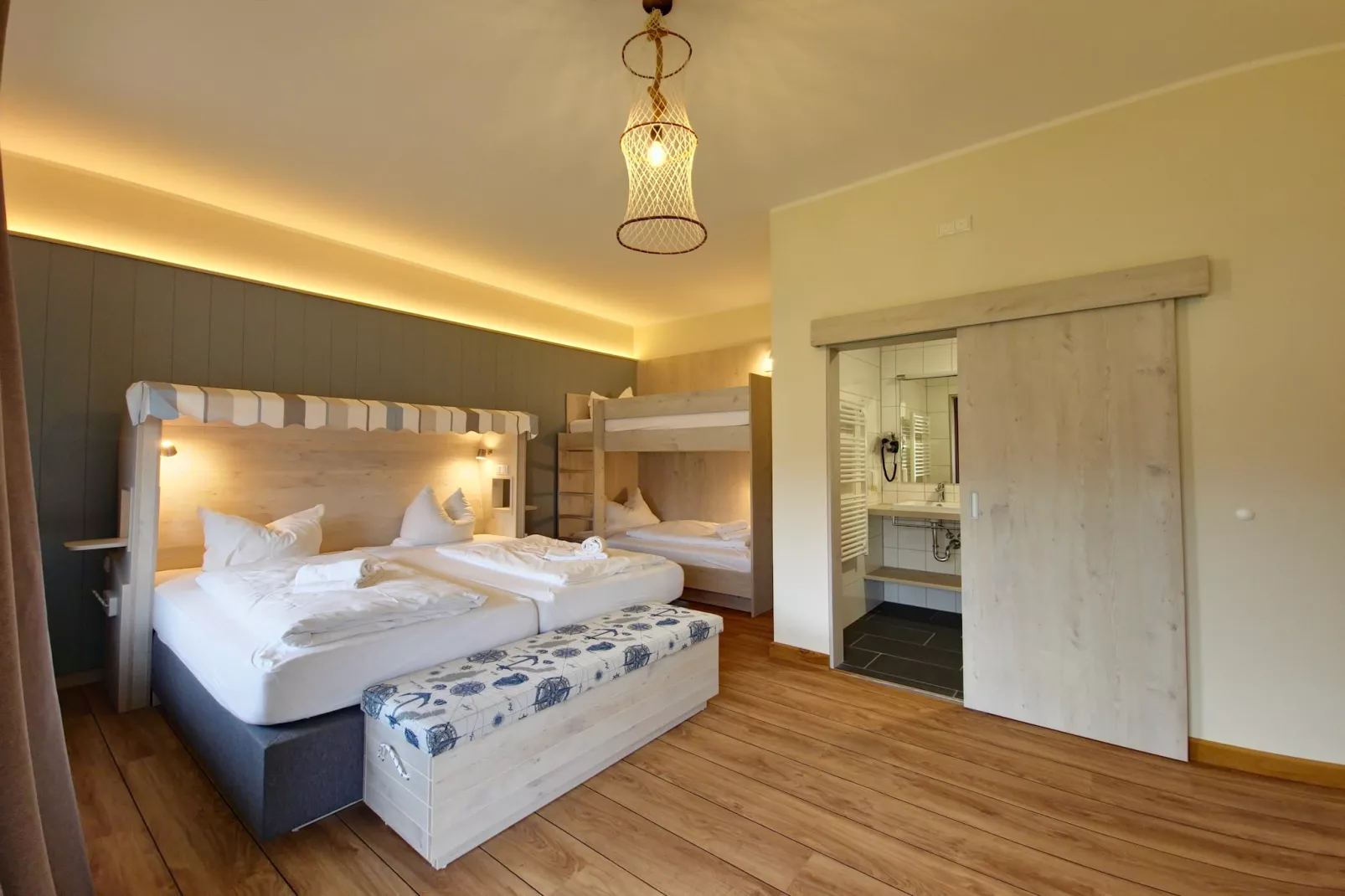 7-Bett-Studio mit 3er Alkoven und Küche-Woonkamer