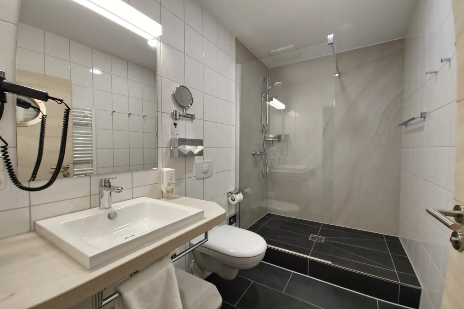 4-Bett-Studio-Badkamer