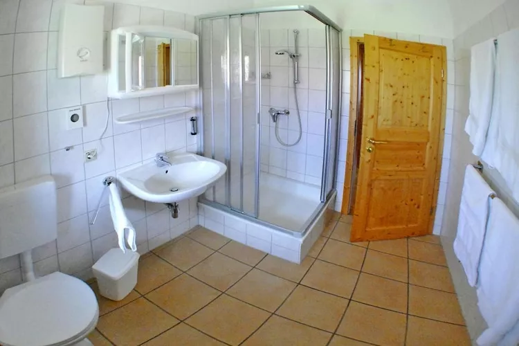6 Personen-Badkamer