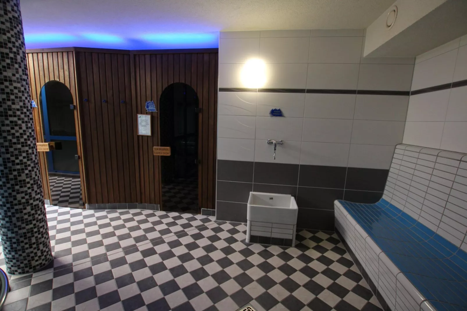 Haus 9 - Haus am Hang-Binnen