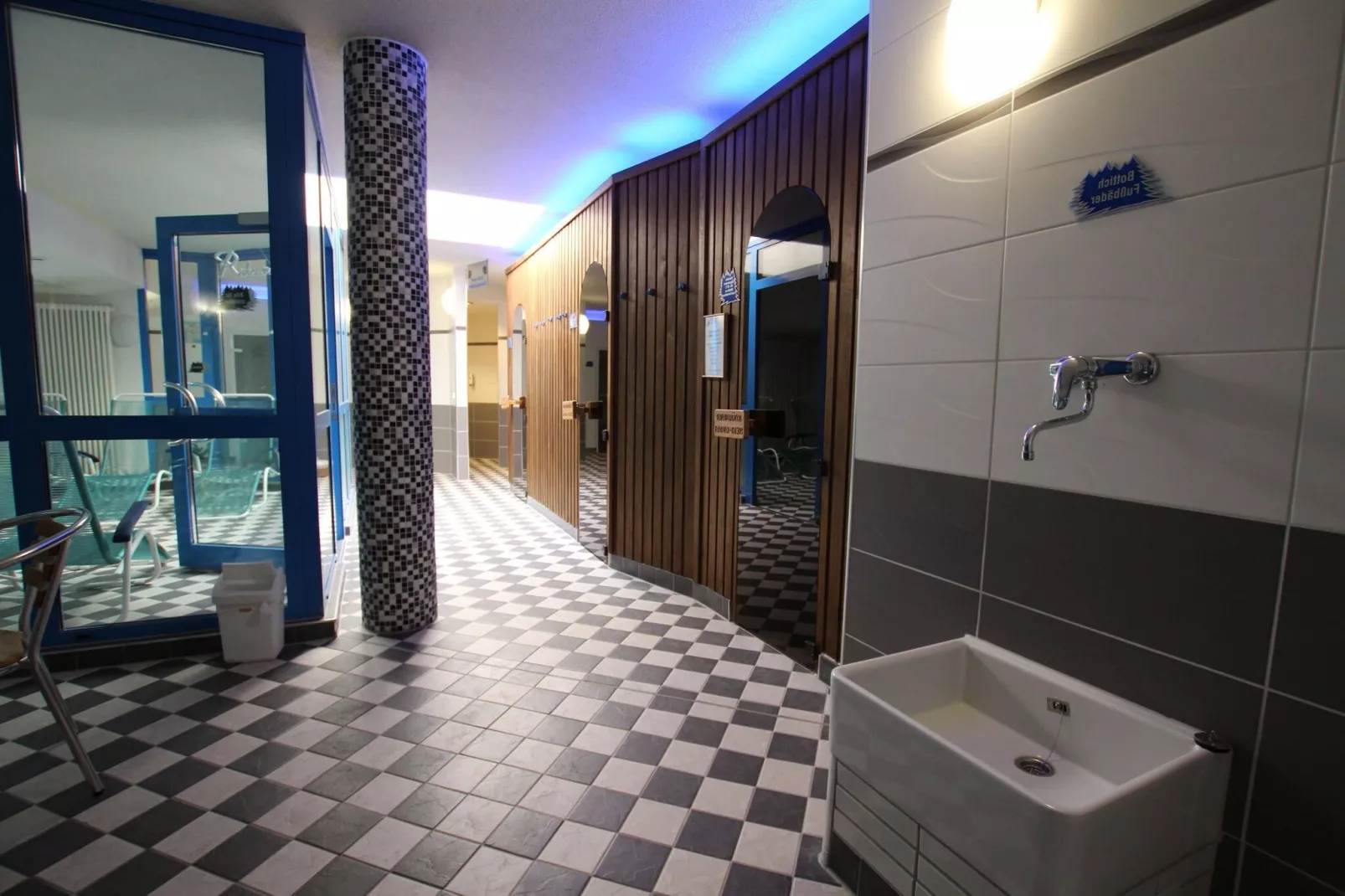Haus 9 - Haus am Hang-Binnen