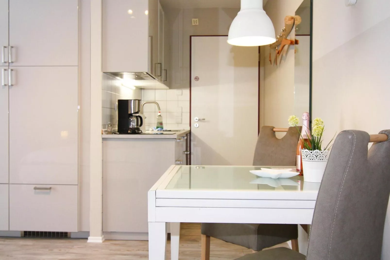Ferienwohnung Kleiner Seestern Wiek-Wohnung 33-Eetkamer
