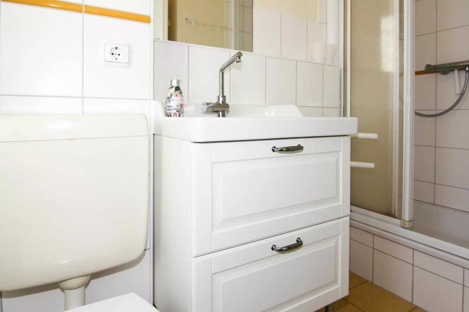 Ferienwohnung Kleiner Seestern Wiek-Wohnung 33-Badkamer