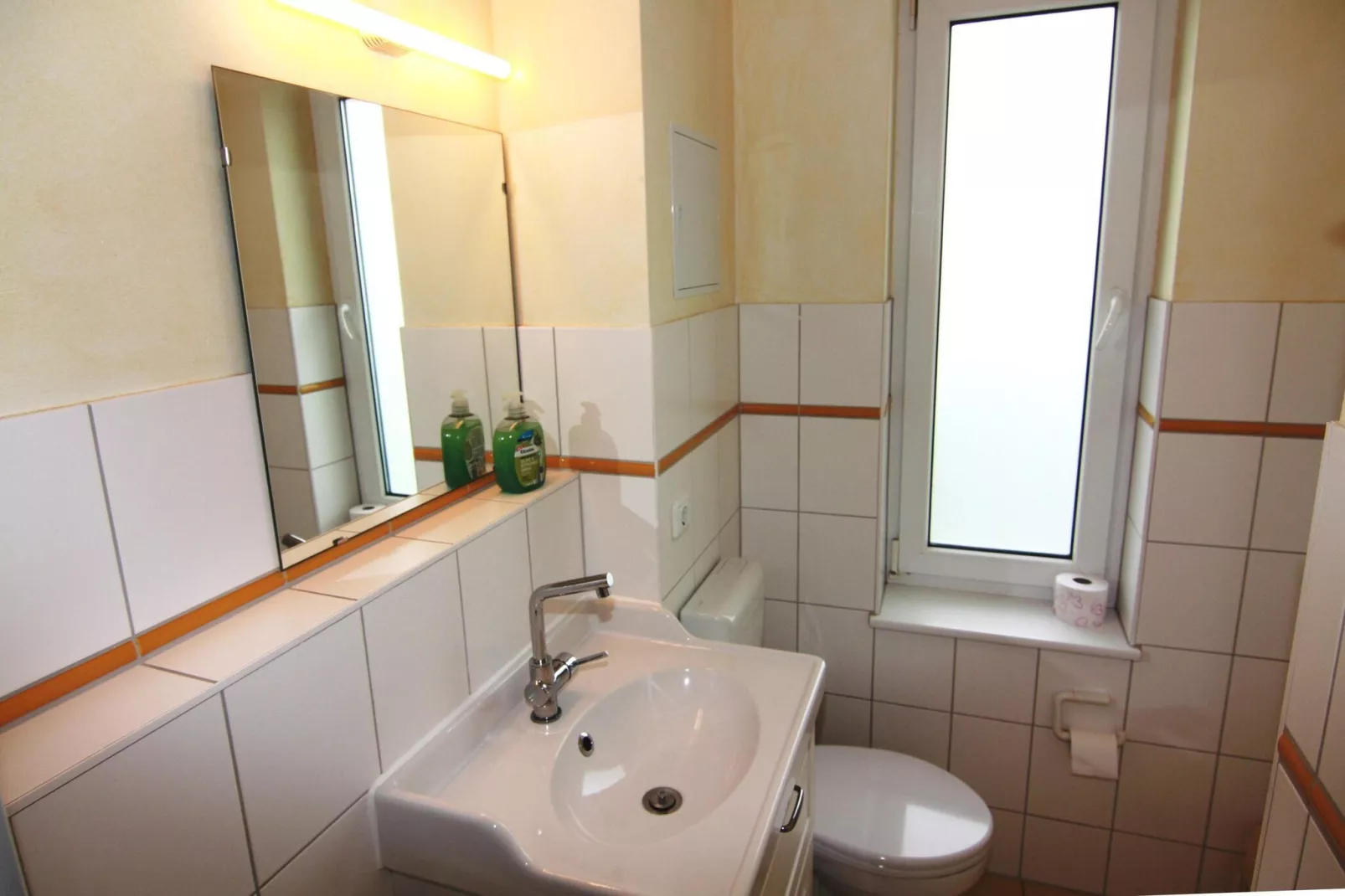 Ferienwohnung Kleiner Seestern Wiek-Wohnung 33-Badkamer