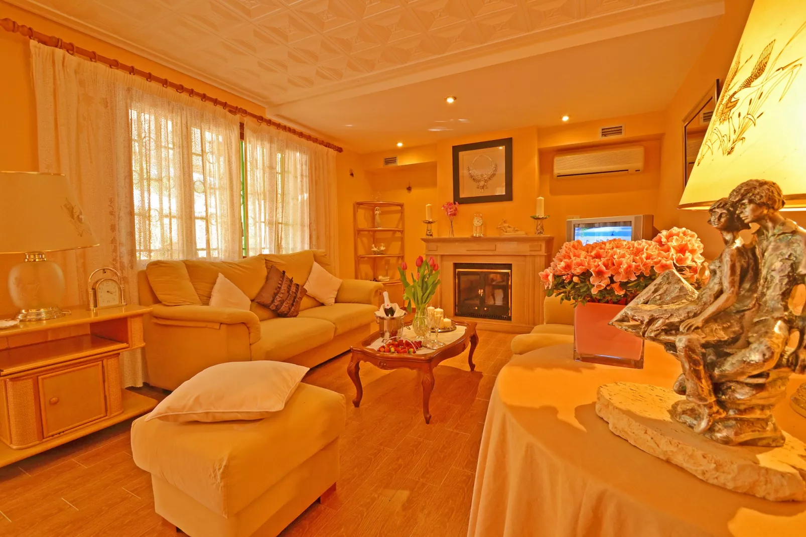 Villa Benestar-Woonkamer