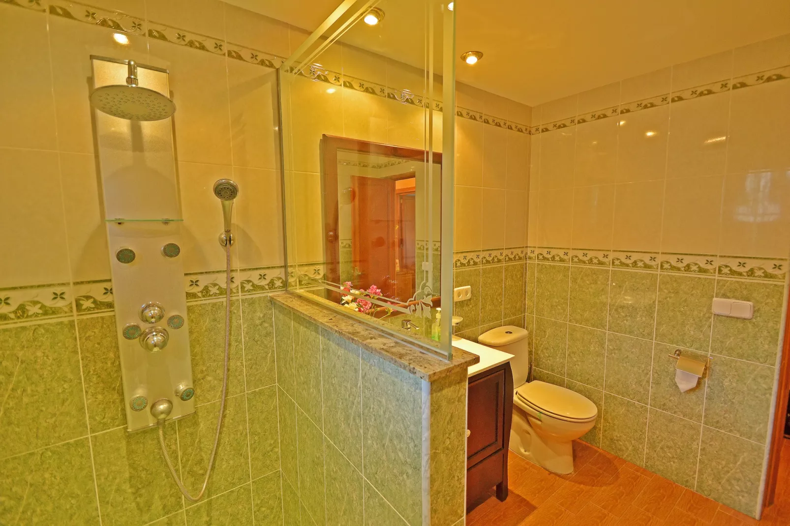Villa Benestar-Badkamer