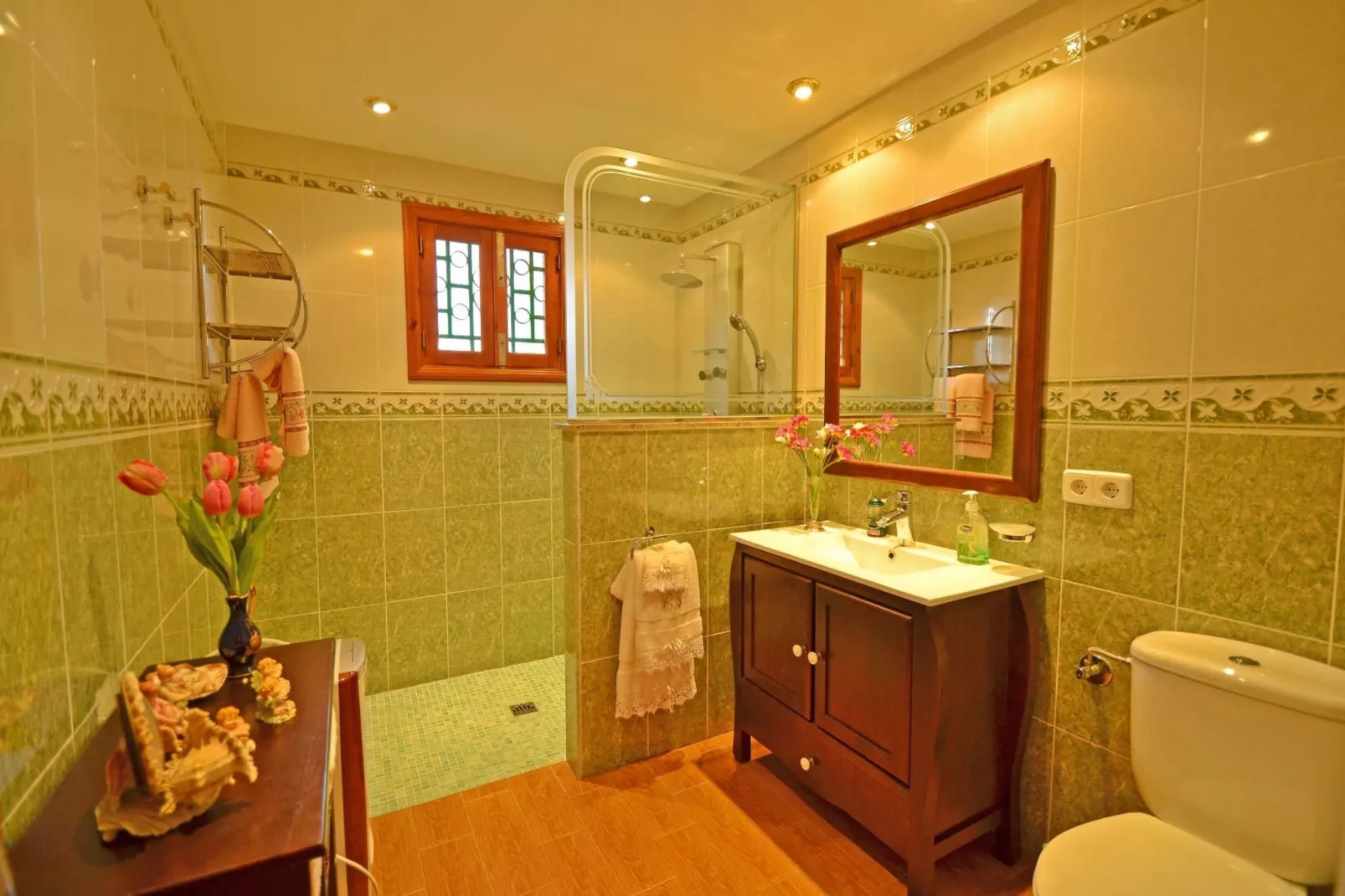 Villa Benestar-Badkamer