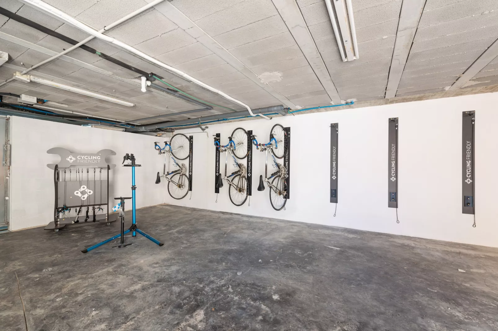 Villa Hilary-Image-tags.garage