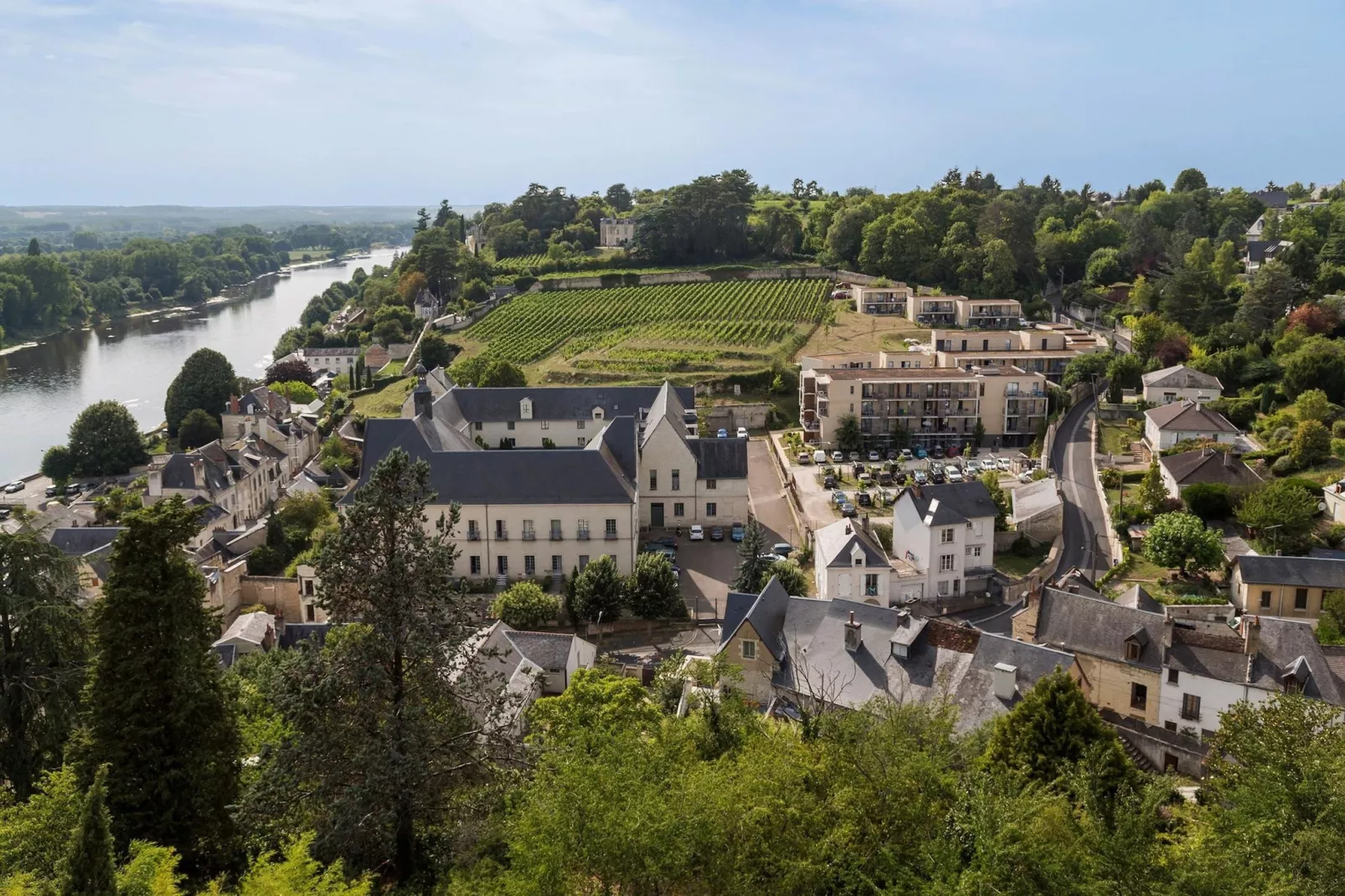 Le Clos Saint Michel 1-Uitzicht zomer