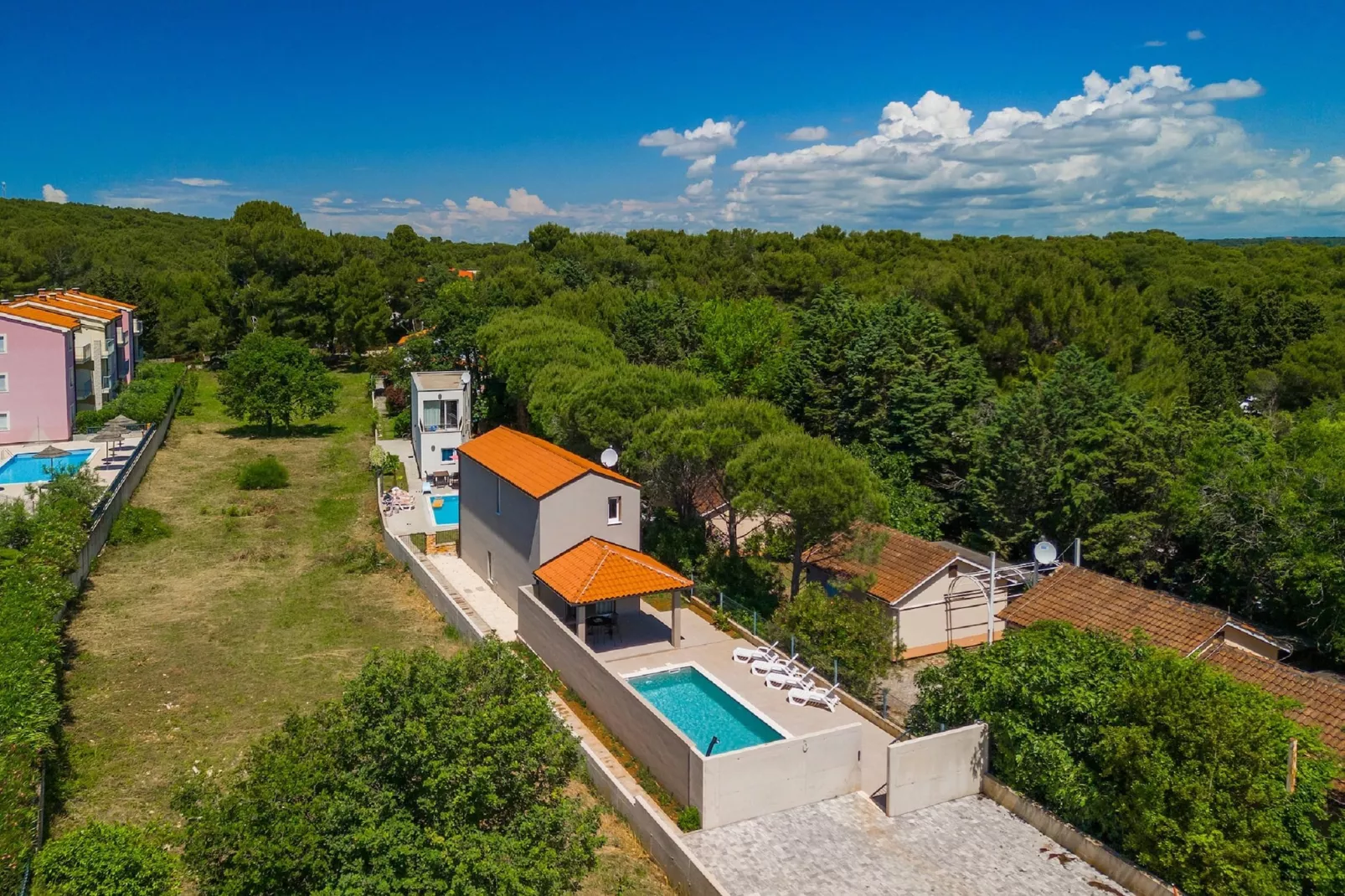 Villa Fratello-Buitenkant zomer
