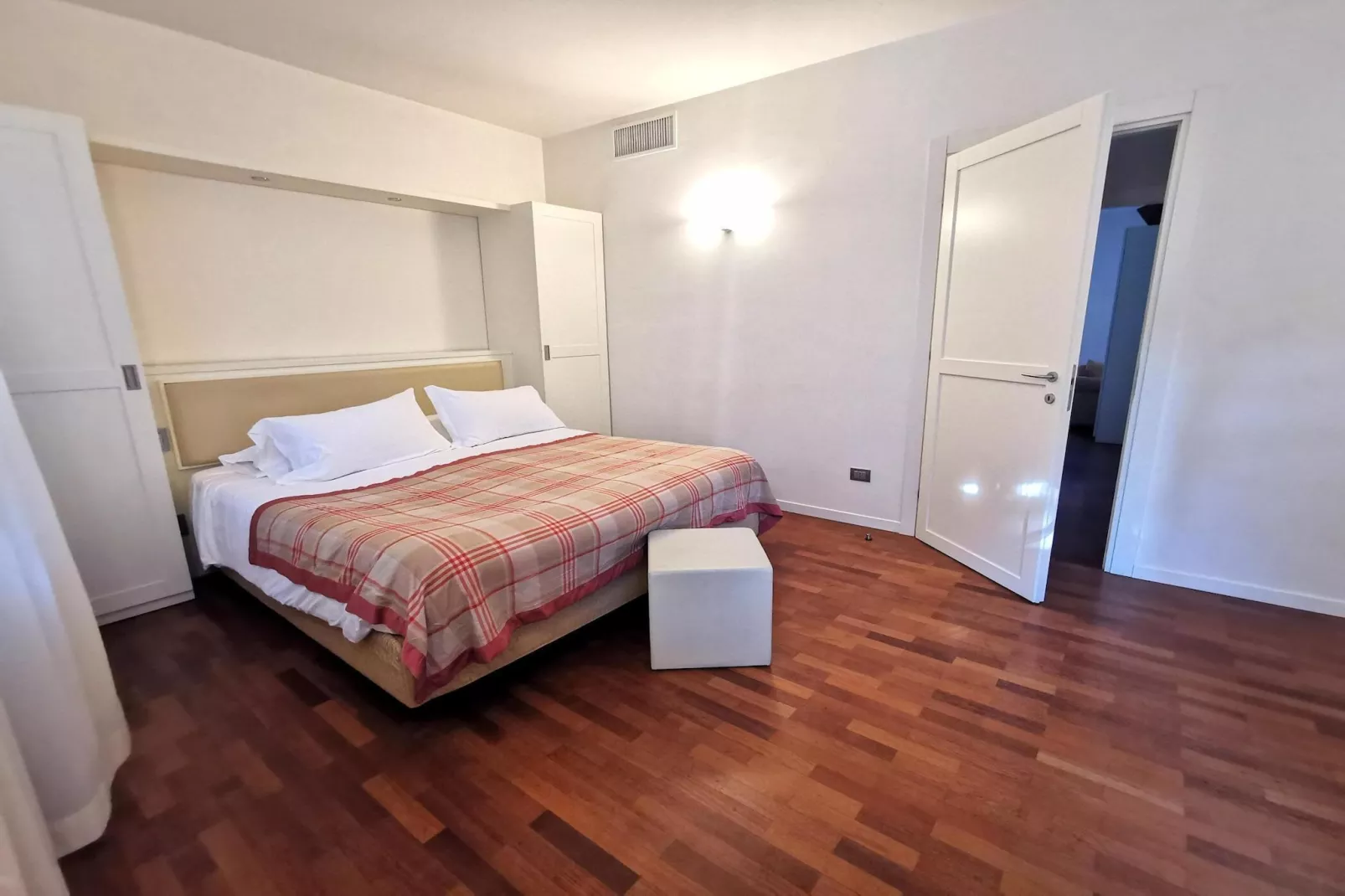 Residence Antico Verbano Meina-Bilo 3J - 2 pers-Slaapkamer
