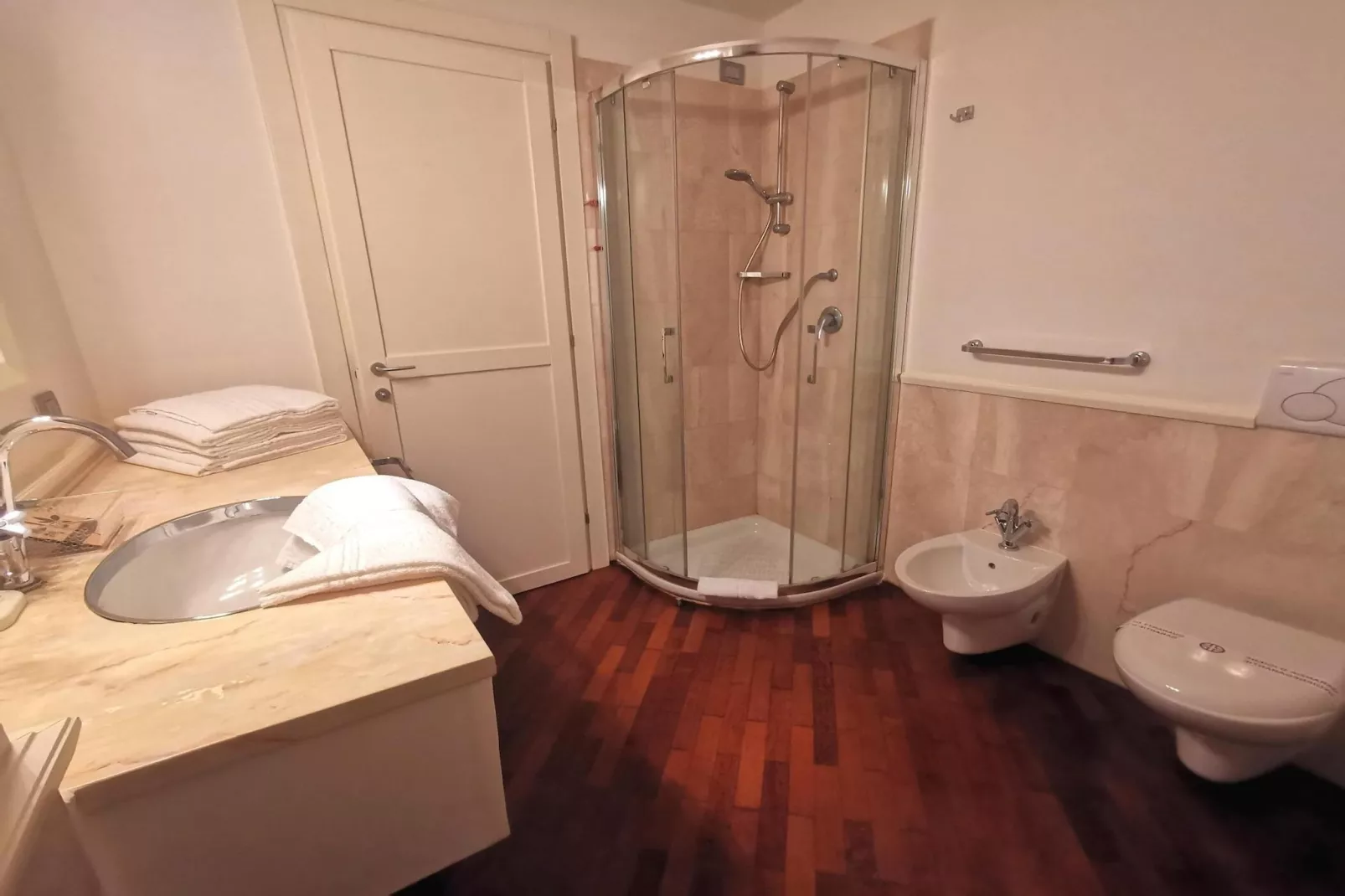 Residence Antico Verbano Meina-Bilo 3J - 2 pers-Badkamer