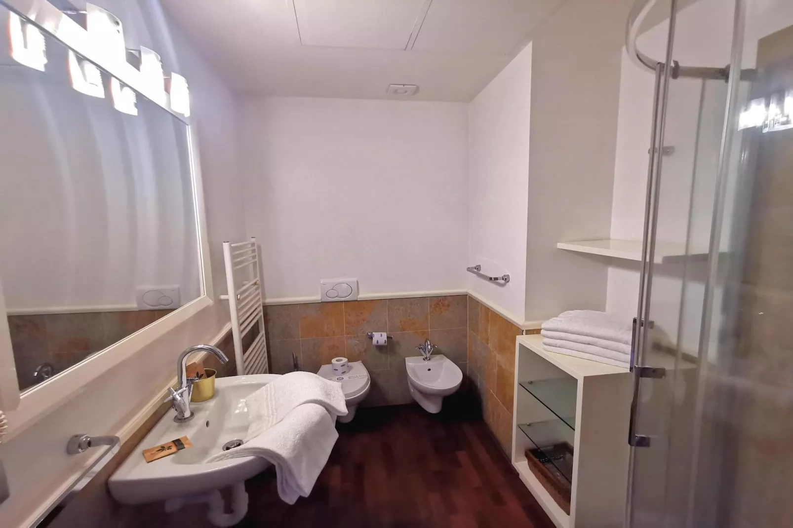 Residence Antico Verbano Meina-Bilo 3J - 2 pers-Badkamer