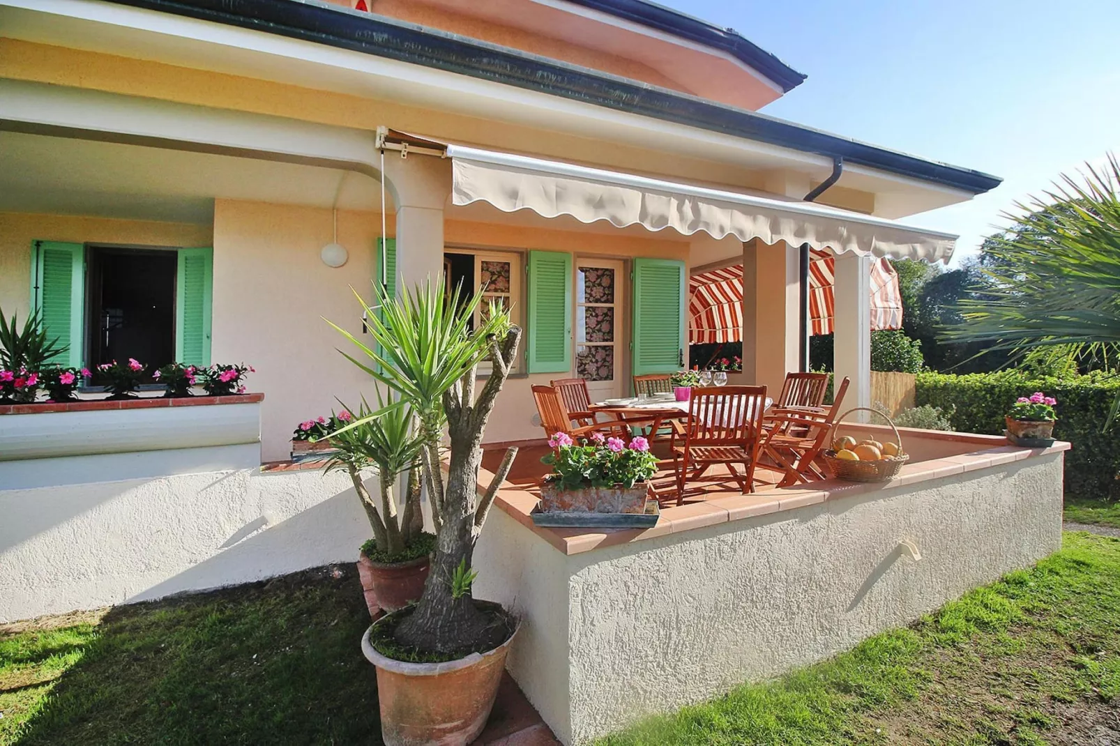 Holiday home Lea, Capezzano Pianore-Villa Lea-Buitenkant zomer